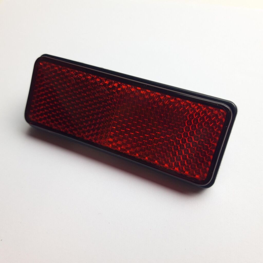 REAR REFLECTOR
