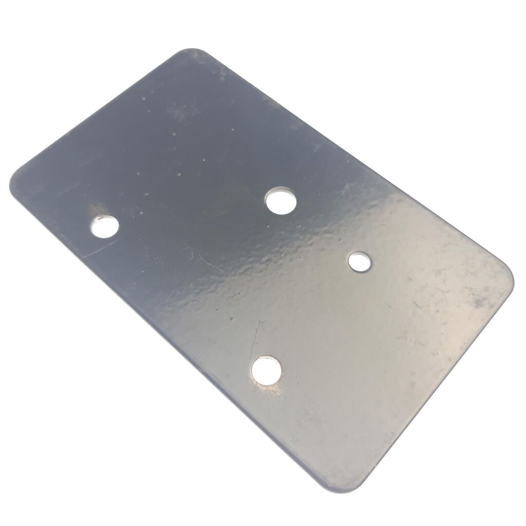 Rear reflector mounting plate