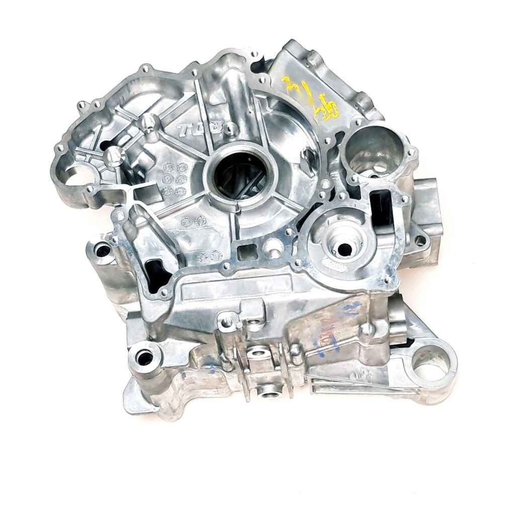 R/B 911108A-A CRANKCASE 101017→