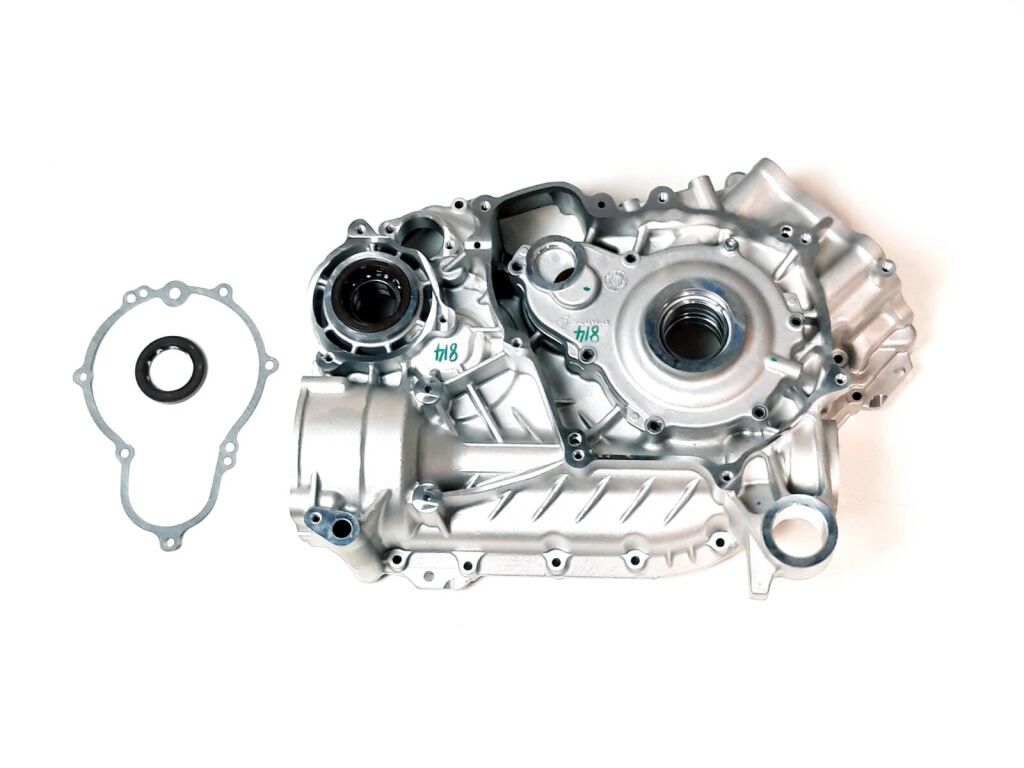 RIGHT CRANKCASE KIT