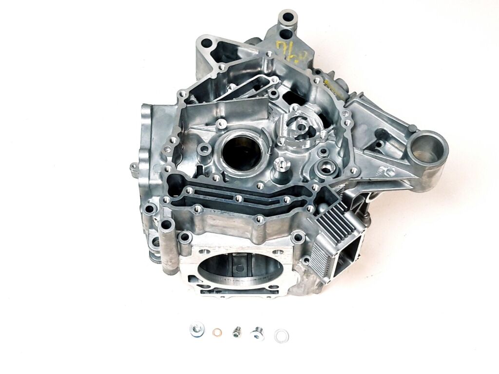 R/B 911108B-A CRANKCASE 101017→