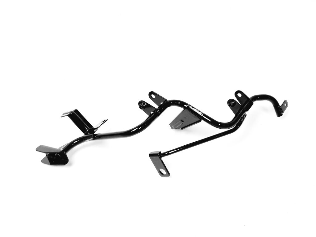 BRACKET FRONT RH., FRONT BODY COVER