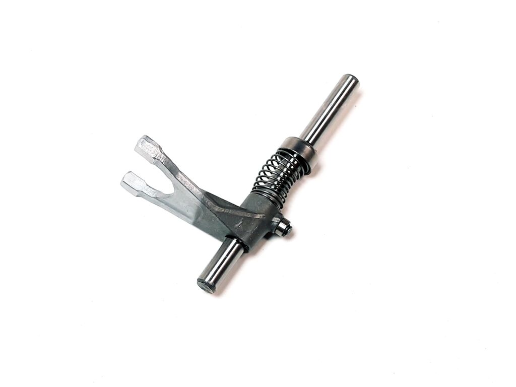 L GEAR SHIFT FORK SHAFT ASSEMBLY