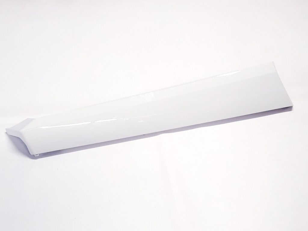 CARGO BOX RIGHT SIDE PANEL WHITE