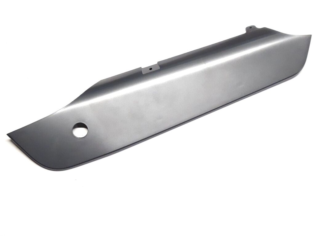 LEFT GUARD DECORATING PLATE (SILVER GRAY)