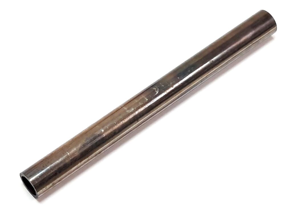 Inner lining tube of rear fork