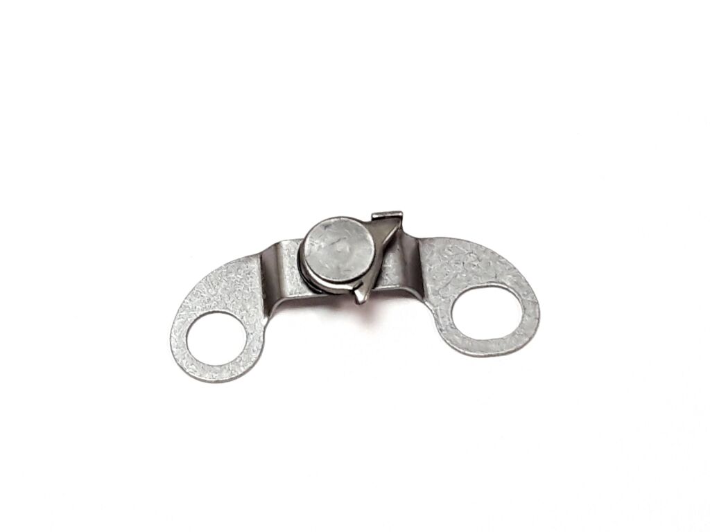 Cylinder head stop plate assembly