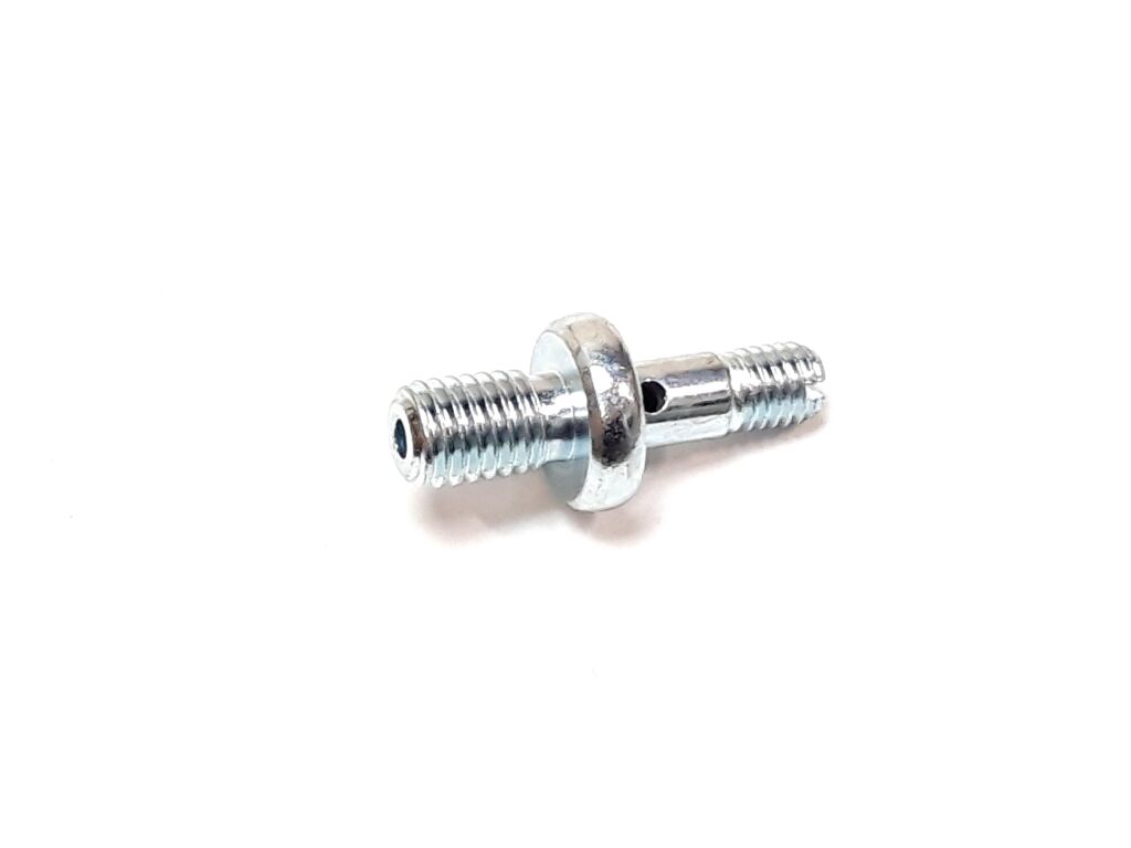 Clutch clearance adjusting bolt